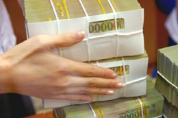 Chế độ báo cáo này nhằm tạo cơ sở để rà soát các giao dịch đáng ngờ, phục vụ công tác phòng chống rửa tiền.