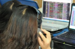 Thông tư số 09/2010/TT-BTC có hiệu lực sau 45 ngày, kể từ ngày 15/1/2010 - Ảnh: Quang Liên.