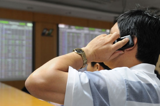 Trong phiên sáng nay trên HOSE không có mã nào giảm sàn, trên HNX chỉ có đúng 1 mã - Ảnh: Quang Liên.