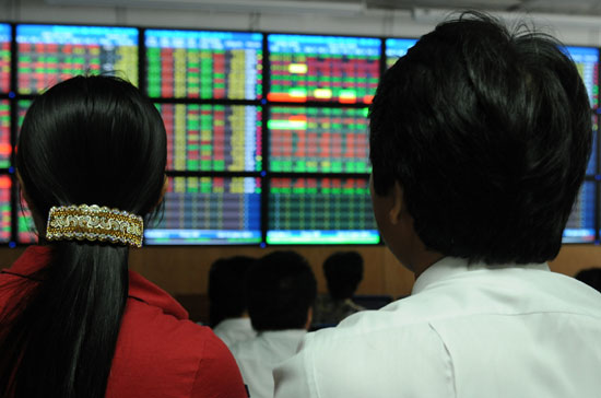 Uỷ ban Chứng khoán đề nghị các công ty niêm yết thiết lập bộ phận tiếp nhận, xử lý, giải đáp thắc mắc, kiến nghị, khiếu nại của cổ đông.