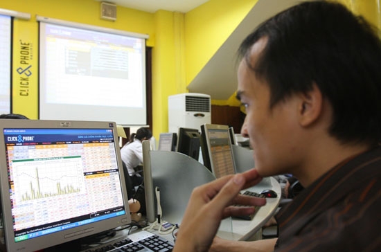 Phần lớn thời gian thị trường chìm trong sắc đỏ đã thể hiện rõ hơn những chuyển biến về tâm lý. Sự nghi ngại vẫn còn lớn nhưng điểm tốt là thị trường đã bớt đi nỗi sợ hãi.