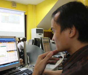 Thanh khoản yếu là một điểm lo ngại trong phiên giao dịch sáng nay - Ảnh: Click&Phone.