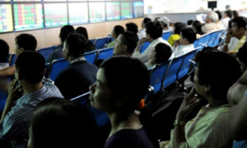 Dư nợ cho vay đầu tư chứng khoán, bất động sản tăng mạnh