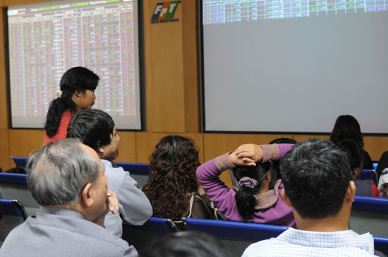 Dự kiến từ ngày mai các thông tin kinh tế vĩ mô tháng 3 và quý 1/2010 sẽ lần lượt được công bố - Ảnh: Quang Liên.