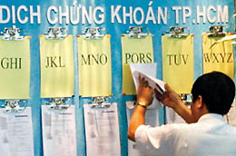  Theo số liệu thống kê của SSC, 6 tháng đầu năm, giá trị phát hành ra công chúng của các doanh nghiệp đăng ký niêm yết là hơn 18,6 nghìn tỷ đồng, phát hành cho cán bộ công nhân viên là gần 1,2 nghìn tỷ đồng, cho các đối tác chiến lược là hơn 9 nghìn tỷ đồng…