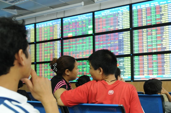 Thị trường bớt hưng phấn khi tâm lý chờ đợi phiên điều chỉnh xuất hiện như được “mặc định” cho tuần này - Ảnh: Quang Liên.