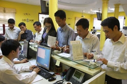 HNX đã có Thông báo số 787/TB-SGDCKHN về việc chấp thuận nguyên tắc niêm yết 13,5 triệu cổ phiếu cho Công ty Cổ phần Chứng khoán Nhấp và Gọi tại HNX với giá trị chứng khoán niêm yết là 135 tỷ đồng.