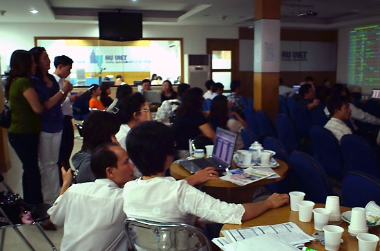 Sàn giao dịch của Công ty Cổ phần Chứng khoán Âu Việt - AVSC - Ảnh: Quang Liên.