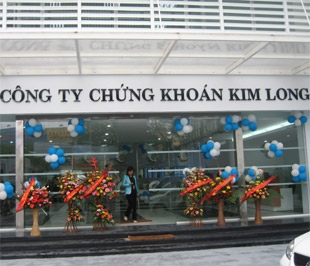 5/3/2009 là ngày giao dịch đầu tiên 9.636.940 cổ phiếu bổ sung của Công ty Cổ phần Chứng khoán Kim Long (mã KLS-HASTC) với giá trị chứng khoán niêm yết bổ sung là 96.369.400.000 đồng.