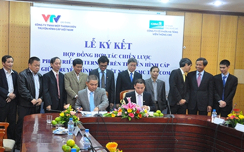 <span style="font-family: 'Times New Roman'; font-size: 15px;">Lễ ký kết giữa Công ty TNHH MTV Truyền hình Cáp Việt Nam và Công ty Cổ phần Hạ tầng viễn thông CMC (CMC Telecom).</span>