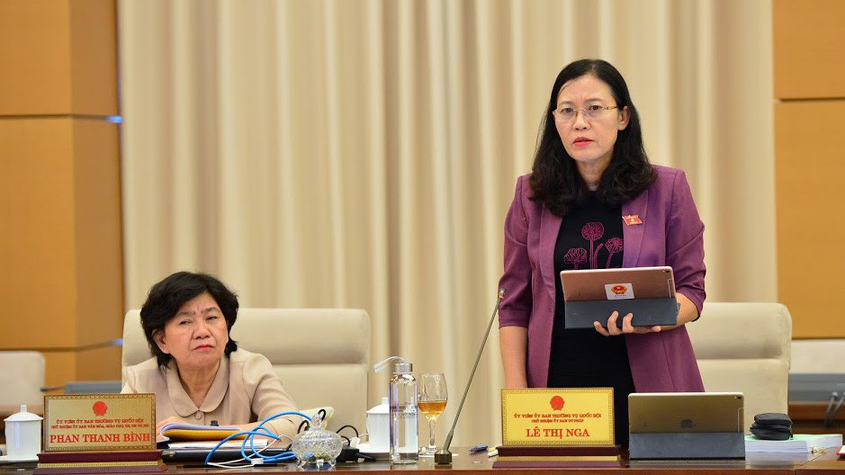 Chủ nhiệm Uỷ ban Tư pháp Lê Thị Nga phát biểu tại phiên thảo luận - Ảnh: QP 