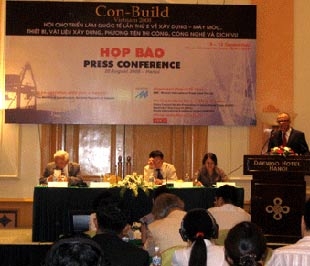 Họp báo giới thiệu triển lãm