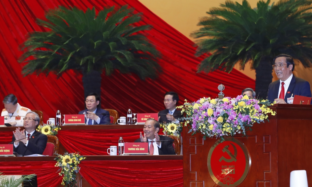 Đồng chí Nguyễn Thanh Bình, Phó Trưởng ban Thường trực Ban Tổ chức Trung ương khóa XII thay mặt Ban Kiểm phiếu Đại hội báo cáo kết quả bầu cử.