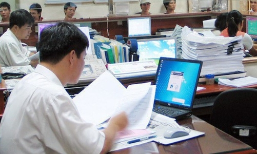 Bộ Nội vụ hứa khắc phục tình trạng “công chức suốt đời” khi sửa luật