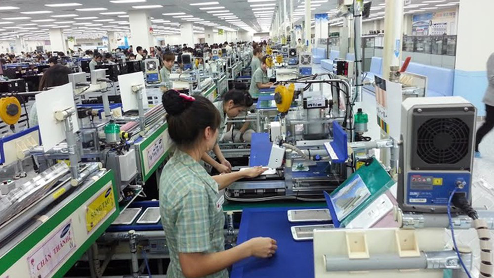 Đảm bảo tiền lương, thưởng trong dịp Tết Nguyên đán để người lao động yên tâm quay trở lại làm việc sau kỳ nghỉ. Ảnh minh họa. 