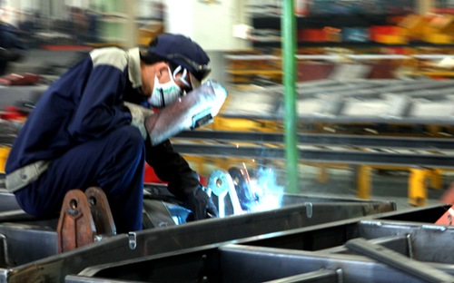 Số doanh nghiệp ngừng hoạt động cũng tăng đáng kể với hơn 20 nghìn doanh nghiệp, tăng gần 24%.<br>