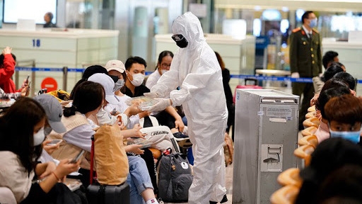 Việt Nam sẽ tiếp tục ghi nhận thêm các ca nhiễm Covid-19 sau khi tăng số chuyến bay đưa công dân và chuyên gia về nước. Ảnh minh họa. 