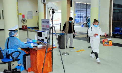 Thêm 12 ca nhiễm Covid-19 nhập cảnh từ Mỹ và Nga 