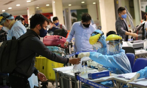 Thêm 5 ca nhập cảnh nhiễm Covid-19, 2 người là chuyên gia nước ngoài