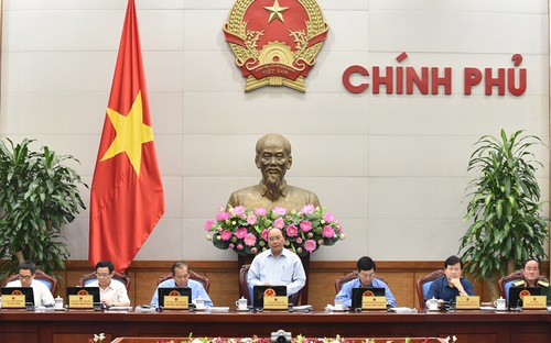 Chính phủ yêu cầu các bộ, cơ quan, địa phương đề cao trách nhiệm, bám 
sát tình hình, chủ động, sáng tạo, quyết liệt hành động; tiếp tục thực 
hiện các nhiệm vụ, giải pháp đã đề ra, tạo chuyển biến rõ nét trong các 
tháng còn lại của năm 2017.