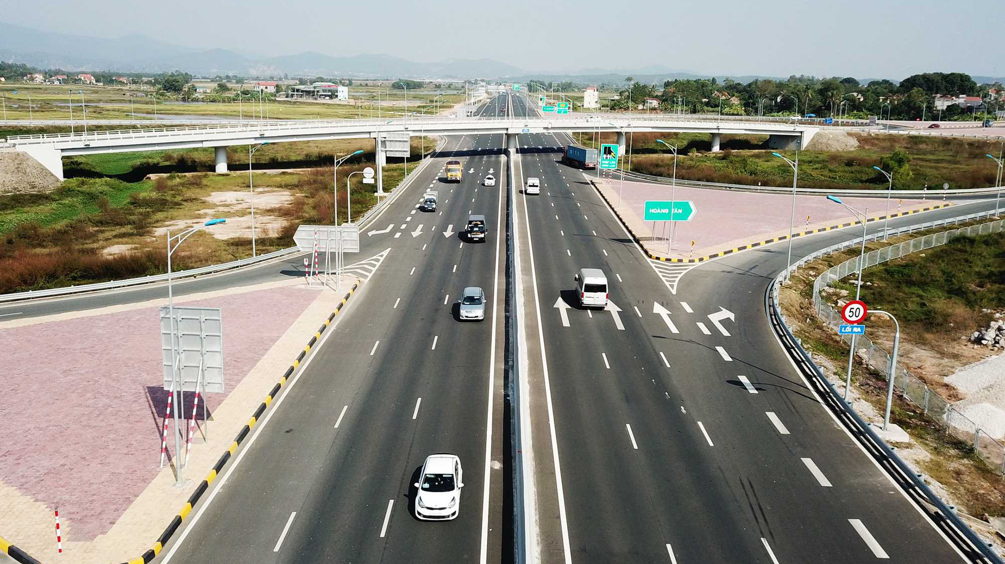 Bộ Giao thông vận tải đã đề xuất thành lập Tổ công tác liên ngành và được Chính phủ thông qua tại khoản 9 Điều 1 Nghị quyết số 20/NQ-CP. 