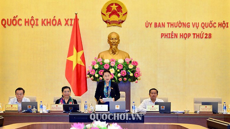 Chủ tịch Quốc hội Nguyễn Thị Kim Ngân phát biểu tại phiên họp.