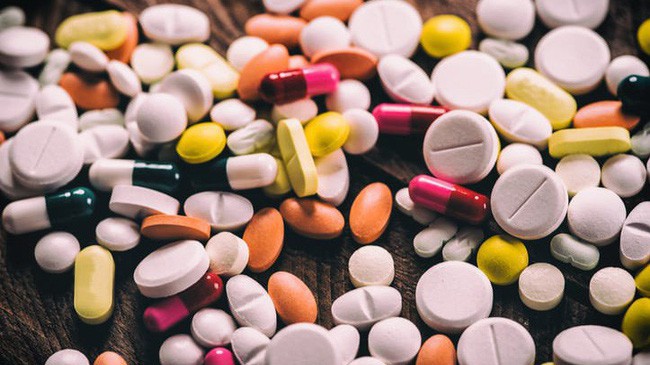 Bộ Y tế, Cục Quản lý Dược có trách nhiệm lớn trong việc cấp phép cho thuốc giả chữa ung thư của vào Việt Nam.