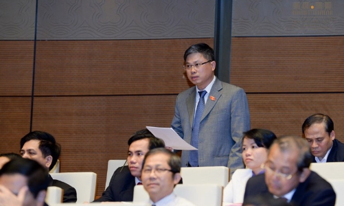 Giá thuốc ở Việt Nam: Nhập hơn 4 triệu, bán 14 triệu