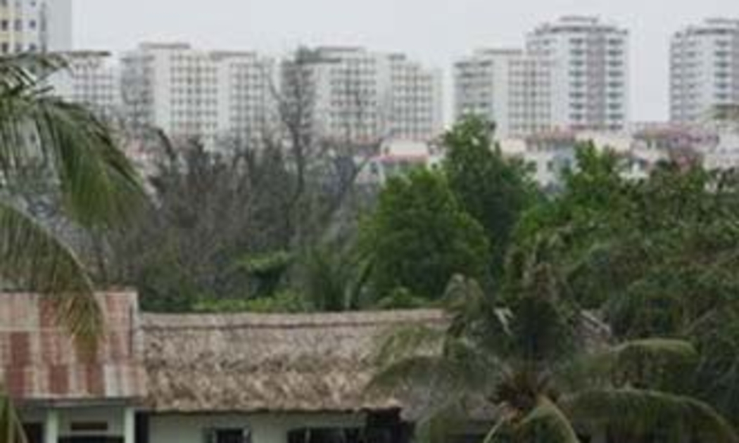 Chính sách cho phép người nước ngoài mua nhà ở được dự báo sẽ ảnh hưởng đến giá cả thị trường căn hộ - Ảnh: Lê Toàn