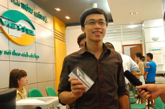 Viettel sẽ là nhà mạng đầu tiên phân phối iPhone 4S qua kênh chính thức tại thị trường Việt Nam.
