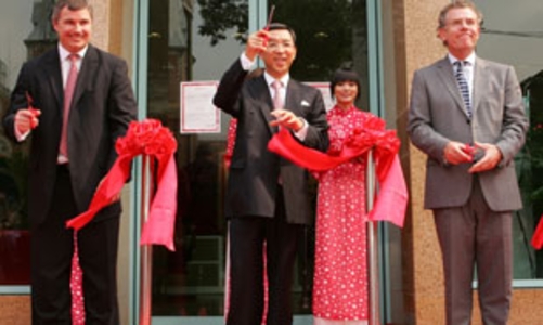 Ngân hàng 100% vốn ngoại đầu tiên đi vào hoạt động