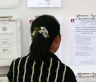 Theo VAFI, cần bắt buộc bảo lãnh phát hành đối với mọi truờng hợp phát hành cổ phiếu ra công chúng, mà không phân biệt quy mô của từng đợt.