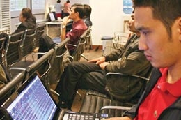 Việc đưa ra các sản phẩm đầu tư mới được nhận định là một trong những yếu tố thúc đẩy thị trường chứng khoán phát triển. 