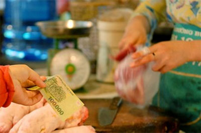 CPI tháng báo cáo so cùng kỳ thể hiện lạm phát tại thời điểm báo cáo sau một giai đoạn, trong khi CPI bình quân năm có tính đến diễn biến giá suốt cả một thời kỳ - Ảnh: Hoàng Hà.