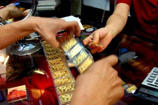 Sáng sớm nay, vàng trong nước bật mạnh.