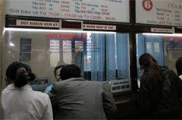 Lượng khách đi tàu rất đông ngay từ những ngày đầu năm.