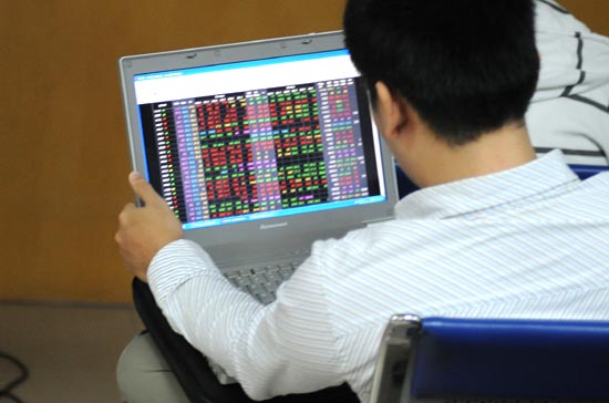 Hai phiên vừa qua, giá chứng khoán giảm mạnh - Ảnh: Quang Liên.