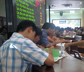 Hôm nay, nhóm cổ phiếu giá thấp tiếp tục tạo chú ý trên thị trường, sau khi đã có một phiên tăng đồng loạt trong ngày hôm qua (7/6).