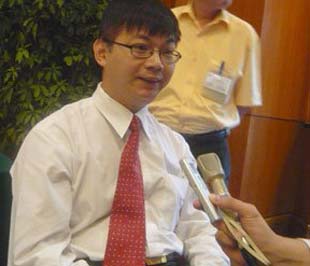 "Doanh nghiệp được tập trung thoái vốn là các công ty có quy mô nhỏ, SCIC đang nắm dưới 50% lượng vốn, tiềm năng tăng trưởng không tốt lắm và thuộc các ngành nghề không mấy quan trọng trong nền kinh tế như thiết bị trường học, xây dựng...".