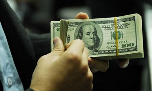 Ngân hàng đồng loạt yết giá USD kịch trần biên độ