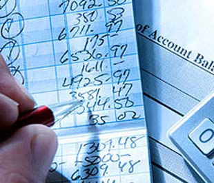  Đa số ý kiến đề nghị Quốc hội phải quyết định chiến lược nợ dài hạn, chương trình quản lý nợ trung hạn và kế hoạch vay, trả nợ hàng năm - Ảnh minh họa.