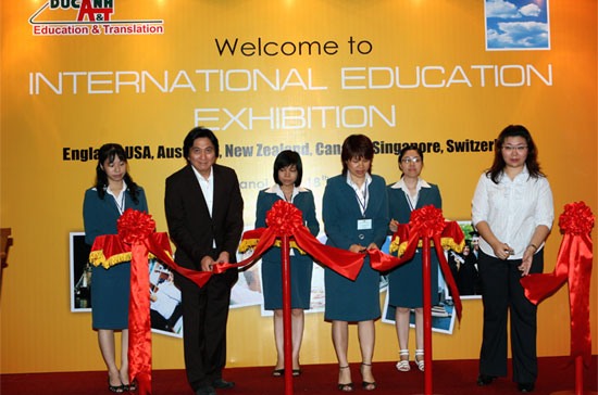 Triển lãm năm nay sẽ có sự tham gia của 34 trường, viện và tập đoàn giáo dục danh tiếng đến từ Anh, Australia, Mỹ, Canada, Thụy Sỹ và Singapore.