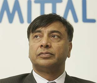 Tỷ phú Ấn Độ Lakshmi Mittal cùng gia đình tiếp tục duy trì ngôi vị người giàu nhất nước Anh, với tài sản 10,88 tỷ Bảng. Tuy nhiên, so với cùng kỳ năm ngoái, tài sản của “vua” thép này đã bốc hơi mất 61%.