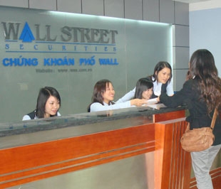 Giao dịch tại Công ty Chứng khoán Phố Wall.