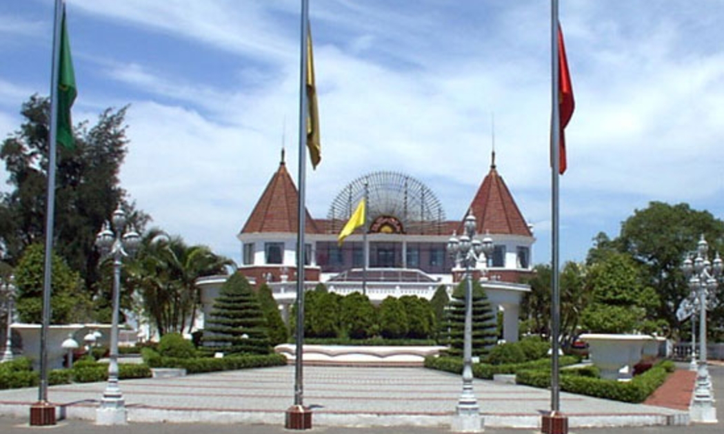 Casino Đồ Sơn (Hải Phòng) - casino đầu tiên được cấp phép tại Việt Nam - đến nay đã hoạt động được 16 năm.
