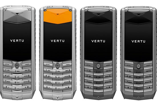 4/5 sản phẩm thuộc dòng Vertu Ascent 2010.