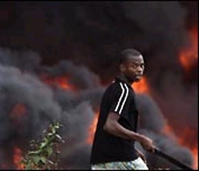 Sản lượng dầu của Nigeria đã giảm gần 1/3 do bạo lực.