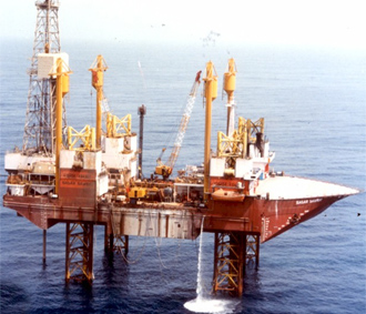 Ngay trước thềm Hội nghị Bộ trưởng Tài chính G8, Tổ chức các nước xuất khẩu dầu mỏ (OPEC) thông báo sẽ không tăng sản lượng khai thác.