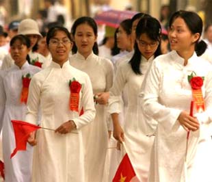 Nhiều chuyên gia trong lĩnh vực giáo dục cho rằng, chất lượng giáo dục đại học một phần đã khiến Việt Nam tụt hạng cạnh tranh - Ảnh: VNN.