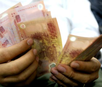 Giờ đây, gửi tiết kiệm xem ra là phương thức an toàn nhất.